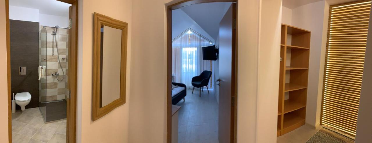 Apolonia Apartament *