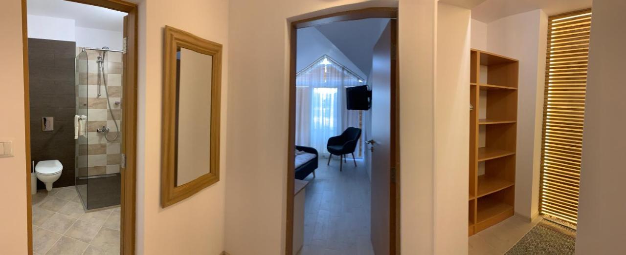 Apolonia Apartament *