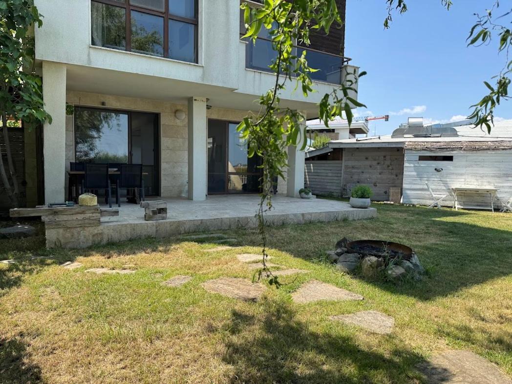 Apolonia Apartament *